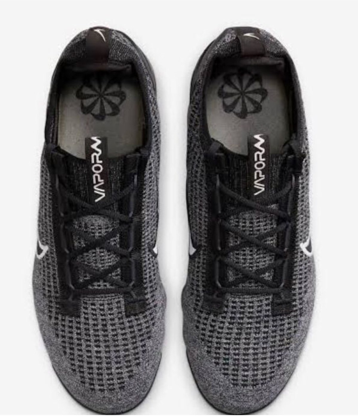 2021 black vapormax
