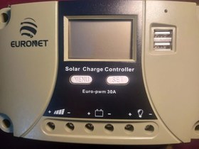 تصویر کنترل شارژر خورشیدی یورونت 30 آمپر 12/24 ولت دارای usb Battery Charge Controllers