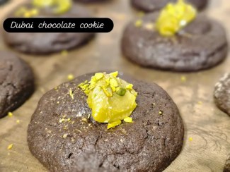 تصویر کوکی شکلاتی دبی با مغزی کادایف و کرم پسته 80 گرمی 5 عدد Dubai choclatr cookie