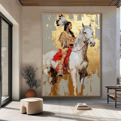 تصویر تابلو دکوراتیو زن سرخ‌پوست روی اسب با زمینه طلایی 