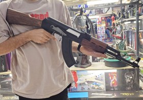 تصویر تفنگ اسباب بازی کلاش مدل AK47 با گلنگدن متحرک 