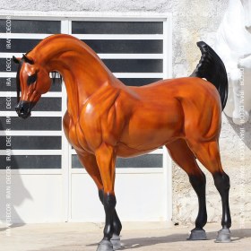 تصویر مجسمه اسب عرب اندازه واقعی 