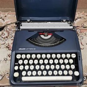 تصویر دستگاه تایپ olivetti lettera 82 لاتین زیبا خاص 