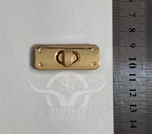 تصویر فروشگاه چرم شیخ الاسلامی