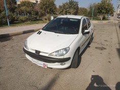 تصویر پژو ۲۰۶ صندوقدار مدل V8 سال ۱۳۹۳ دنده ای 