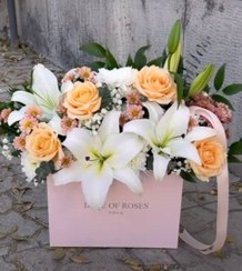 تصویر باکس گل لیلیوم و رز هلندی 