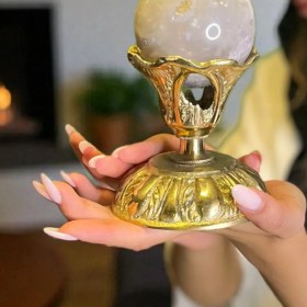 تصویر گوی سنگی کوارتز با پایه برنجی 