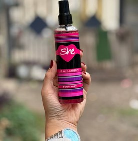 تصویر بادی اسپلش شی بادی اسپلش شی با رایحه بینظیر و ماندگاری عالی نظر اکثر مشتریان رو به خود جلب کرده