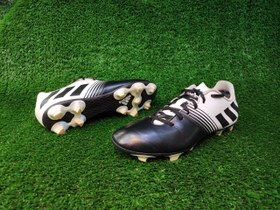 تصویر کتونی کفش استوک دار چمنی اورجینال آدیداس سایز۴۴ Football shoes