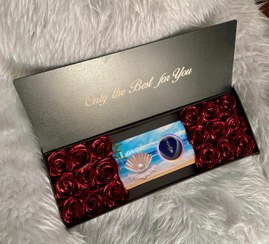 تصویر باکس گل و پول با مروارید عشق کد ZNB-TRB-0881577C9C754D3EB2F6E34FF6866046 