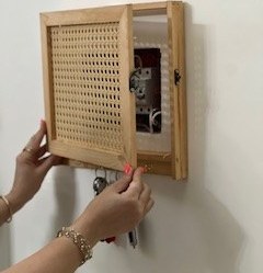 تصویر محافظ باکس فیوز چوبی 