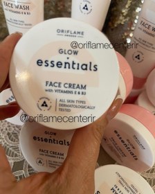 تصویر کرم مرطوب‌کننده صورت اوریفلیم (Oriflame) سری Essentials حاوی ویتامین E و B3 حجم 75 میلی‌لیتر مرطوب کننده و آبرسان اوریفلیم