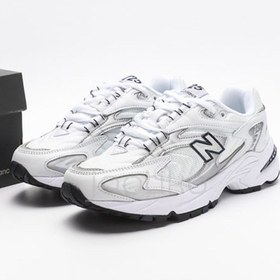 تصویر کتونی زنانه و مردانه نیوبالانس 725 سفید نقره‌ای New Balance 725 white