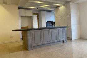 تصویر کابینت نیوکلاسیک دو رنگ وکیوم وپلی اورتان کدP۲۹۵ 