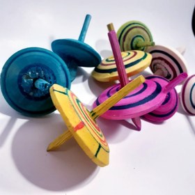 تصویر فرفره چوبی رنگی زیبا 