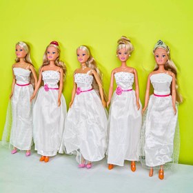 تصویر عروسک باربی با لباس سفید تک عددی کد P/HC06/E 