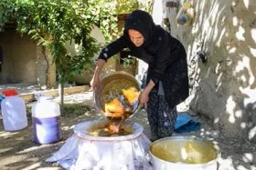 تصویر شیره انگور ۵۰۰ گرم خانگی 