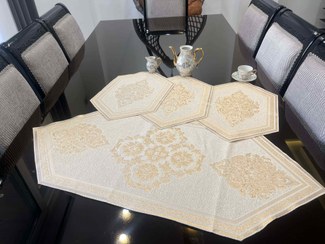 تصویر رومیزی مخمل زرکوب 4 تیکه 