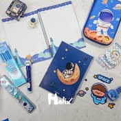 تصویر دفتر مجلد حاشیه‌ دار فضانورد 