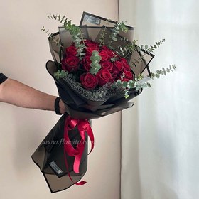 تصویر دسته گل رز قرمز شیک کد 43 