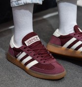 تصویر کتونی آدیداس سامبا زرشکی مَخمَل Adidas Samba