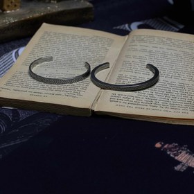 تصویر دستبند آدرباد و برگ 