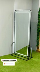 تصویر آینه قدی پایه دار 