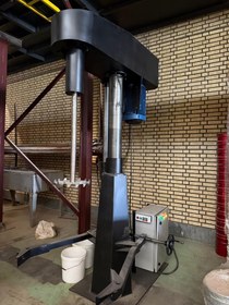 تصویر میکسر رنگسازی ۱۰۰ اسب مانا پلیمر - ماناپلیمر، کفپوش اپوکسی، رنگ صنعتی، کفپوش پلی اورتان 