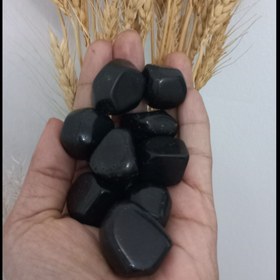 تصویر سنگ انیکس سیاه 