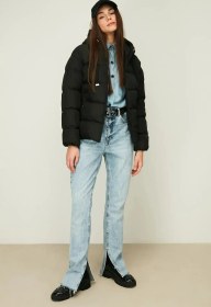 تصویر مانتو زمستانی پف دار ضد باد فیبر کلاهدار مشکی زنانه برند QAWWA ( قوا ) به رنگ مشکی در دسته کت، پالتو و کاپشن زنانه 