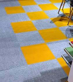 تصویر موکت تایلی سایز ۵۰ در ۵۰ 