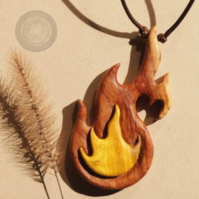 تصویر گردنبند چوبی طرح آتش 