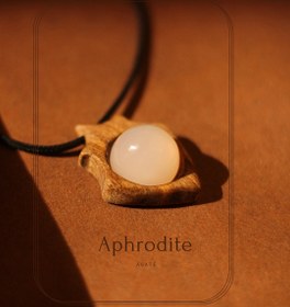 تصویر گردنبند سنگ عقیق و چوب گردو بند چرمی Agate wooden necklace