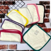 تصویر سیسمونی نوزاد حوله دست و صورت سفید دور رنگی اعلا 