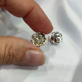 تصویر دکمه شومیزی تک نگین کد ۰۴ 