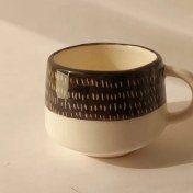 تصویر فنجان طرح راه راه مشکی کد ۲ 