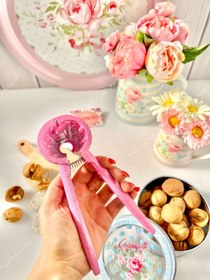 تصویر گردوشکن صورتی کیوت 