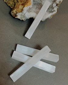 تصویر سنگ سلنایت مخصوص پاکسازی محیط و سنگها 