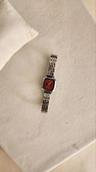 تصویر پر طرفدار ترین ساعت دخترانه مدل نایدو نقلی رنگ سیلور صفحه قرمز باارسال رایگان کد 1144 The most popular women's and girls' watch, Naido model, silver color, red dial, high quality, new and beautiful