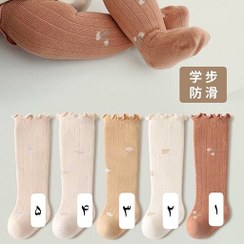 تصویر جوراب بچگانه بالا زانو لب چیندار 