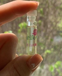 تصویر اسانس خالص گل 