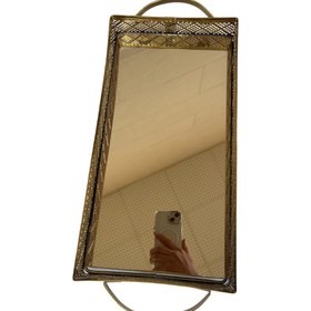 تصویر سینی رزینی طلایی کف آینه‌ای مدل Luxe Elegance Mirror Floor Gold Resin Tray Luxe Elegance