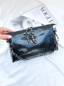 تصویر کیف ورنی henty 