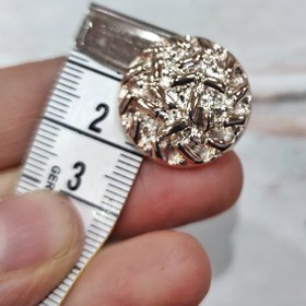 تصویر دکمه دفرمه طرح ملیله شنی (دو سایزی) - طلایی بزرگ 