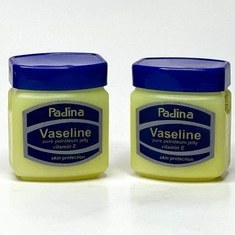 تصویر وازلین ویتامینه پادینا 