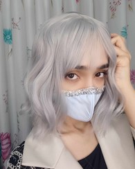 تصویر کلاهگیس حالتدار کوتاه دودی روشن 