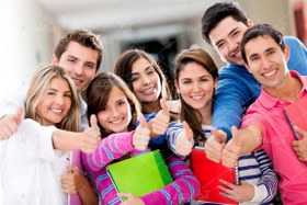 تصویر عکس با کیفیت همکاران با نمایش علامت تائید 