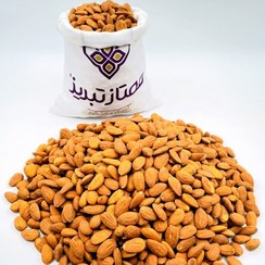 تصویر مغز بادام درختی نژاد آذر شور 