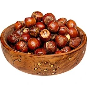 تصویر فندق با پوست 