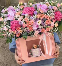 تصویر باکس گل و کیک تولد گلبهی کد 153 